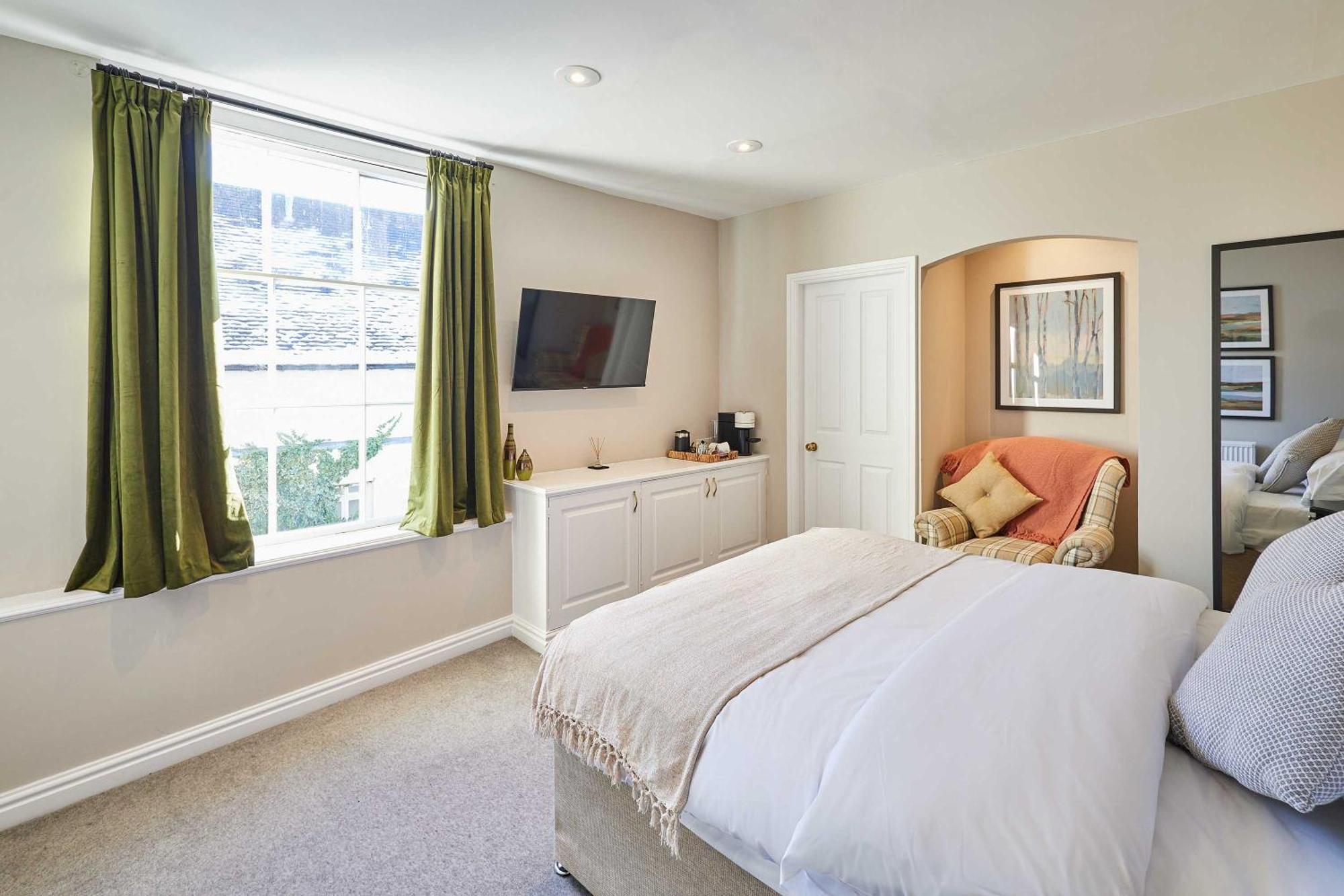 Host & Stay - The Raven Hotel Much Wenlock Room photo